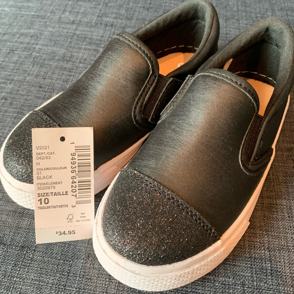 NWT Children’s Place sneakers/dress shoes. Glitter toes!